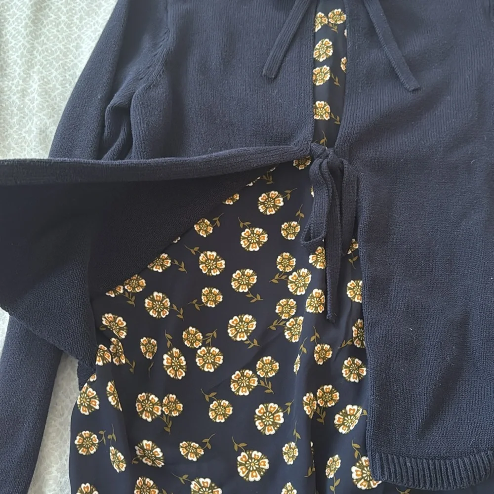 Sweater - Picture 5 of 6